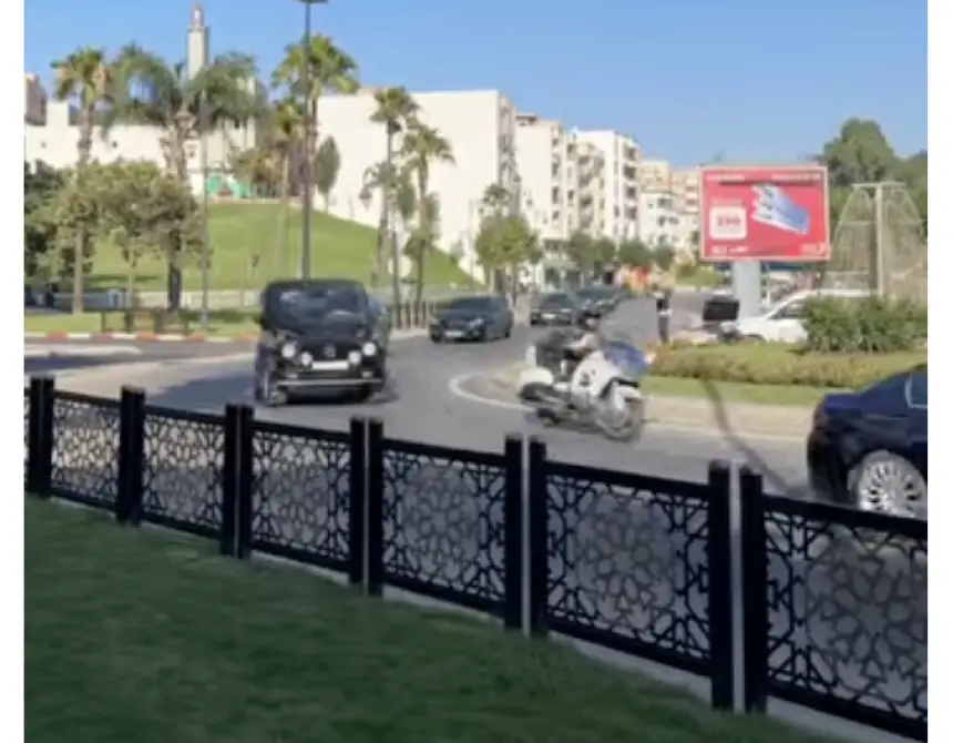 صاحب الجلالة يغادر مدينة تطوان في اتجاه اقامته الملكية بطنجة